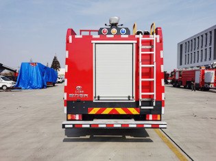 1659681563_66c293aedc13cb91f823-1.jpg 四驱6吨森林越野水罐消防车
