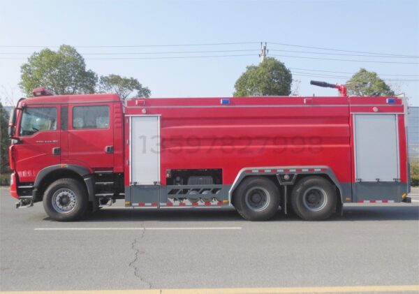 1709544770_1503e72240ae5716d6f5-scaled-1.jpg 豪沃16吨水罐消防车