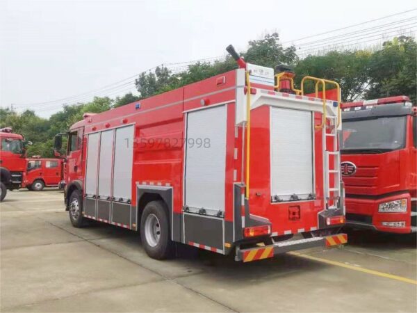 SINOTRUK HOWO 9‑Ton Water Tank Fire Truck