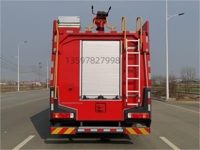 1709860242_8d233c8bb54d27ff9b8a-1.jpg 解放17吨泡沫消防车