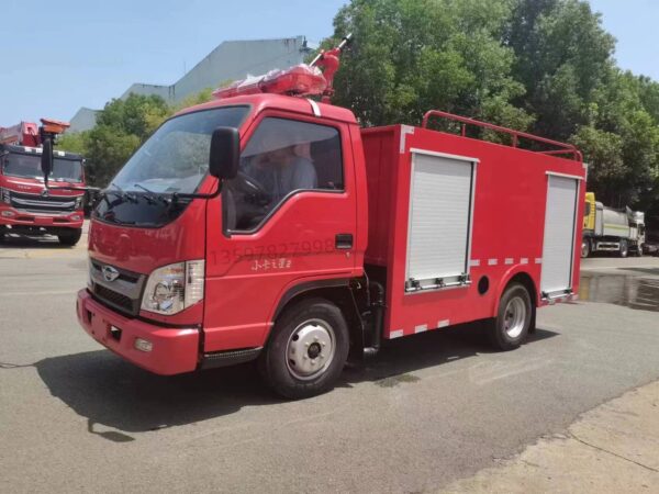 1711702272_ae2f06a61c98be6055fd-1-1.jpg Foton 2-Ton Blue License Water Sprinkler Fire Truck