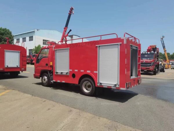 1711702309_3a1acd0ad34d9a8f65c0-1-1.jpg Foton 2-Ton Blue License Water Sprinkler Fire Truck