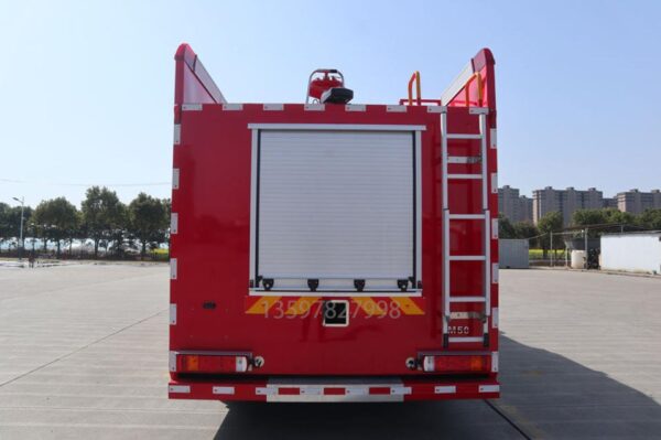 Sinotruk Wangpai 4WD 5.1 Ton Forest Fire Truck