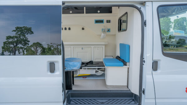 JMC New Light Van High Roof Chassis Monitoring Ambulance
