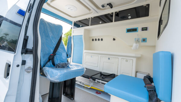 JMC New Light Van High Roof Chassis Monitoring Ambulance
