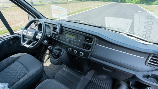 JMC New Light Van High Roof Chassis Monitoring Ambulance