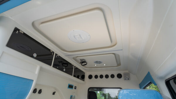 JMC New Light Van High Roof Chassis Monitoring Ambulance