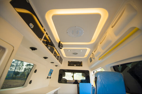 Fujian Mercedes-Benz Vito High Roof Patient Monitoring Ambulance