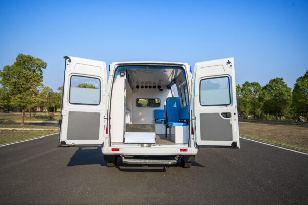SAIC MAXUS V80 Long WB High Roof Basic Transfer Ambulance (Negative Pressure Upgrade Available)