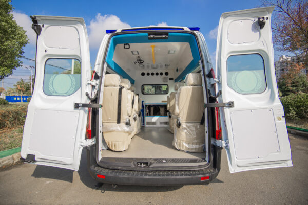 Ford V362 Semi‑patient Monitoring Ambulance, 5 Seats