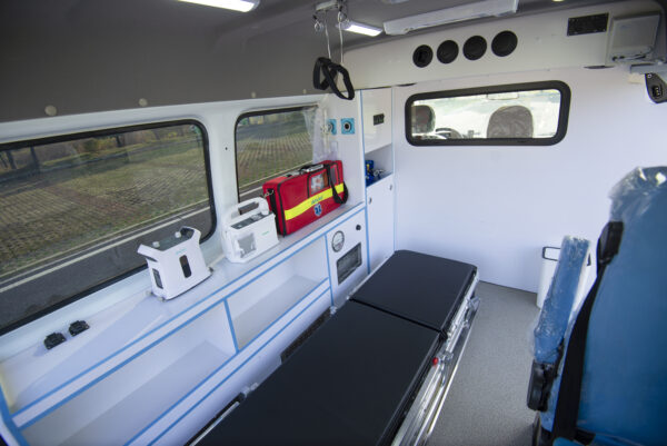 JMC Teshun Short‑WB High‑Roof Chassis Transfer Ambulance