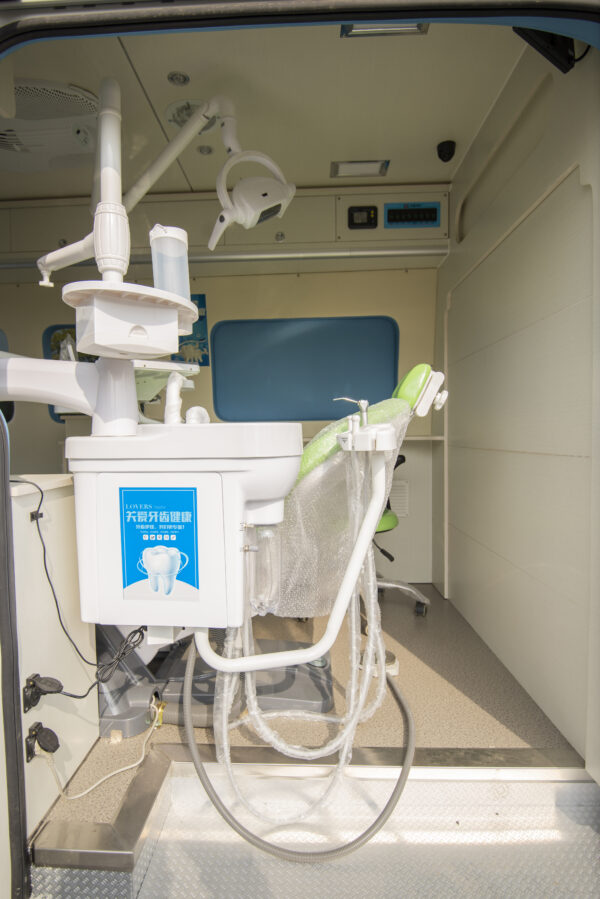SAIC MAXUS V90 Long WB High Roof Chassis Mobile Dental Clinic Vehicle (Oral Medical Patrol Car)