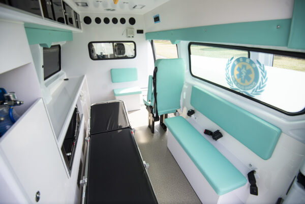 Jiangling Ford Transit Custom T6 (V362) Mid-wheelbase Mid-roof Patient Monitoring Ambulance