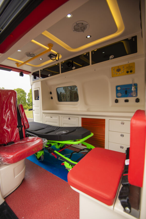 Ford Transit V362 Aviation‑style Monitoring Ambulance