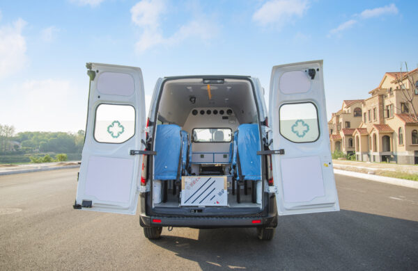 Ford V362 Double‑cab Transfer Ambulance