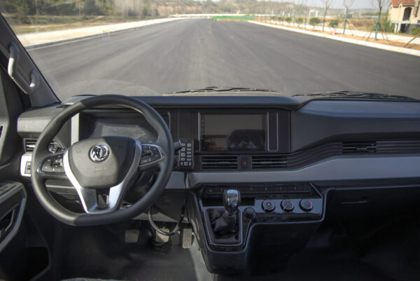 New Gen Dongfeng Yufeng Long WB High Roof Chassis Monitoring Ambulance