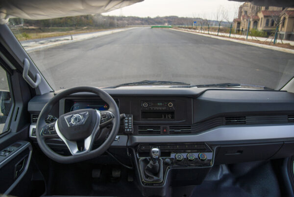 New Gen Dongfeng Yufeng (Short WB, High Roof) Monitoring Ambulance