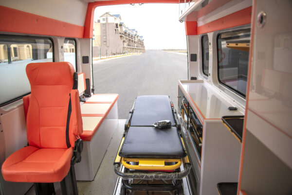 New Gen Dongfeng Yufeng (Short WB, High Roof) Monitoring Ambulance