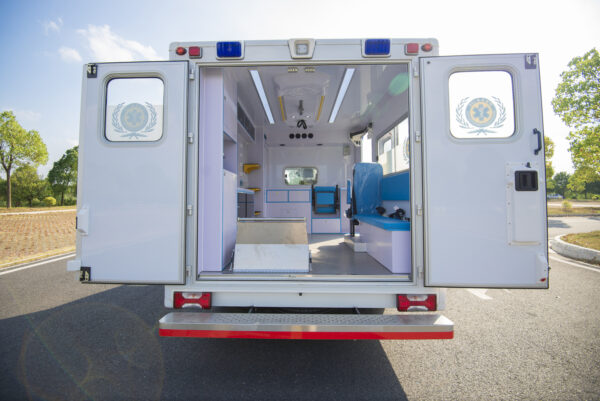 Iveco Ousheng Shelter‑type Monitoring Ambulance