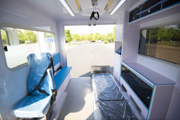 Iveco Ousheng Shelter‑type Monitoring Ambulance