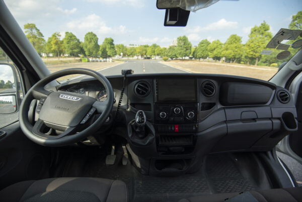 Iveco Ousheng Shelter‑type Monitoring Ambulance