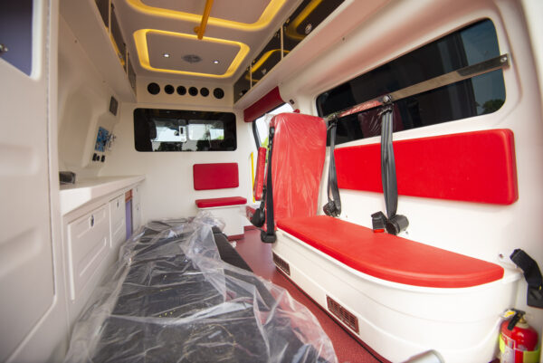 Ford Transit V362 Short‑WB Low Roof Chassis Aviation‑molded Ambulance