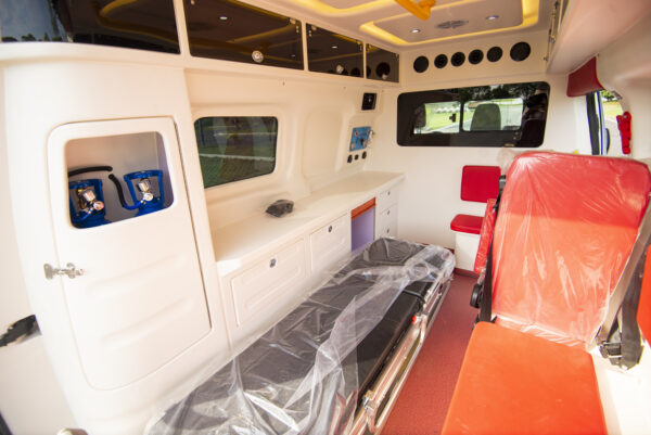 Ford Transit V362 Short‑WB Low Roof Chassis Aviation‑molded Ambulance