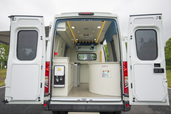 DSC_9028 Iveco Ousheng Vaccination Vehicle